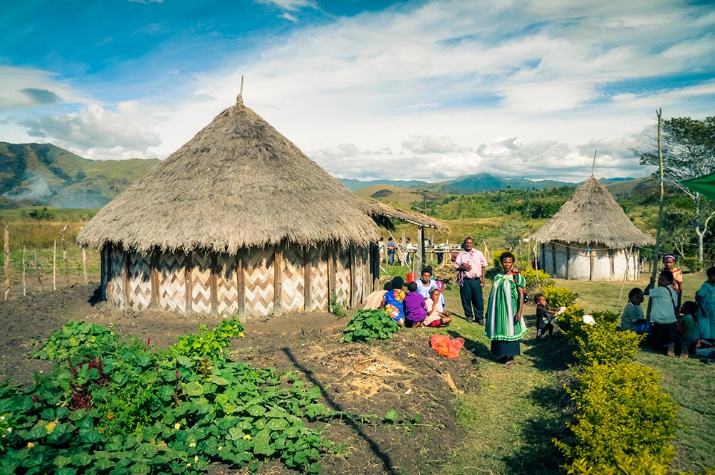 Sara,Village,,Papua,New,Guinea,-,July,2015:,Native,People